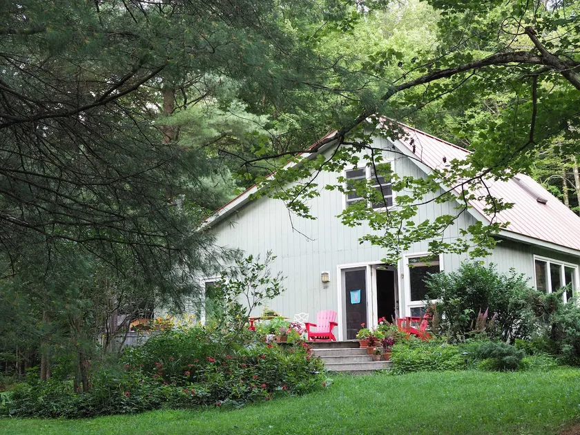 Vermont Cabin in The Woods - Image 1