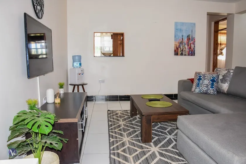 Spacious 2BR(ensuite) Near Rupa Mall-5min walk 🏡. - Image 1