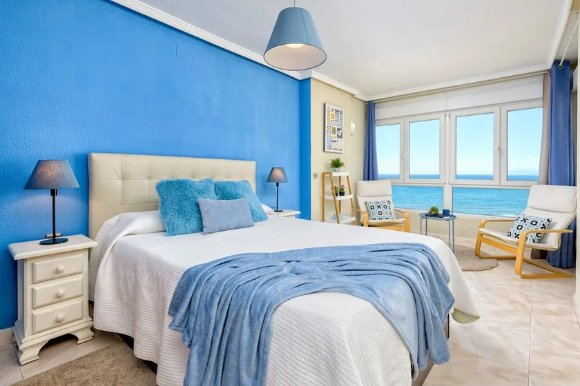 SPECTACULAR VIEWS PENTHOUSE IN 1ST LINE BEACH - Image 1