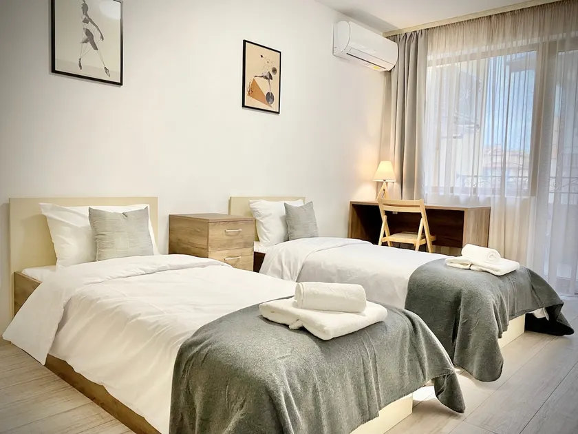 Top Location Apartment with 2Bath for 6 Guests - Image 1