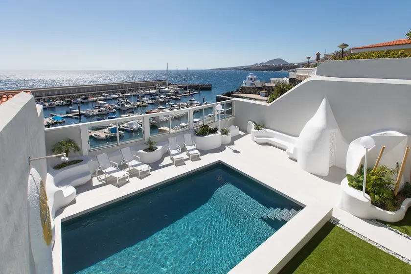 Newport Bay Villa: exclusive & luxury experience - Image 1