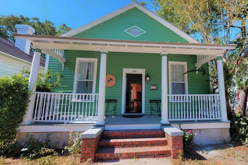 A little old, a little new, and perfectly quaint! - Image 1