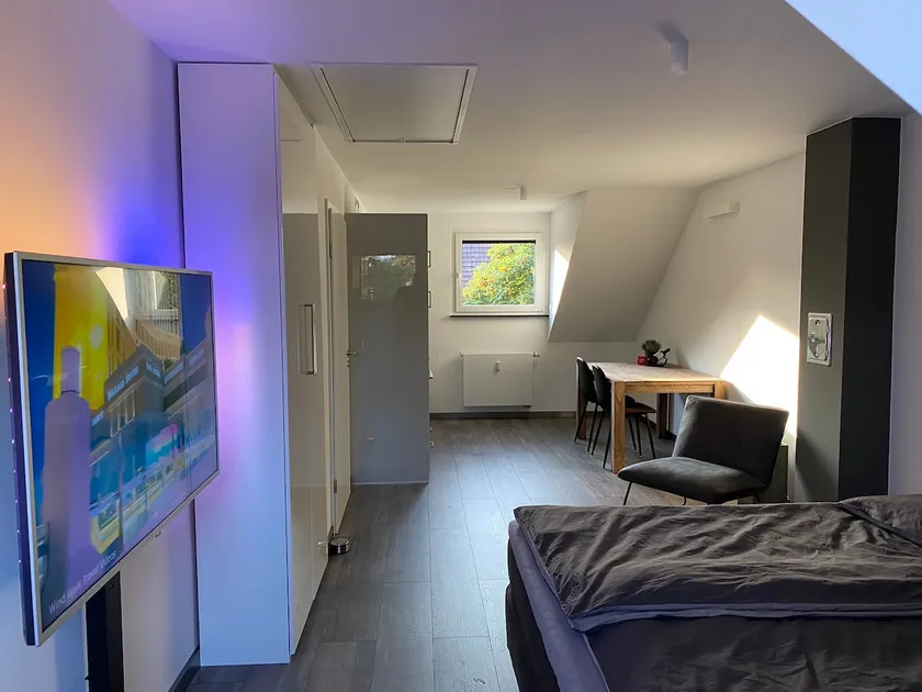 Newly renovated studio apartment in a central location - Image 1