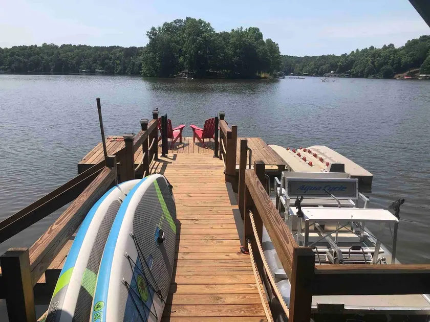 6 bd Pontoon & jet ski rental, hot tub, family fun - Image 1