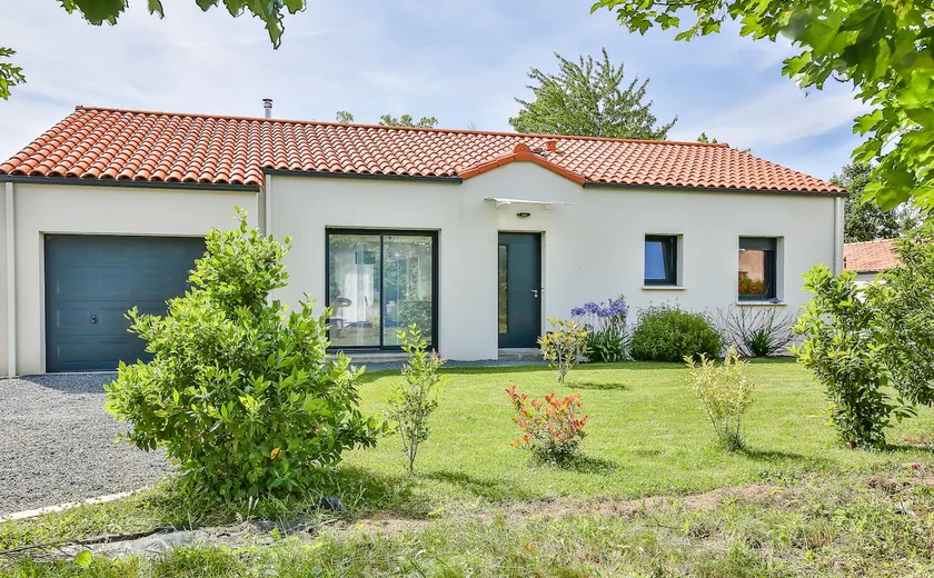 Villa d'Eau Douce - Image 1