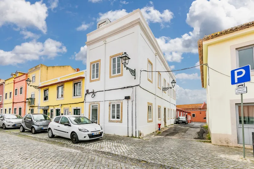 Amadeo Apartment (2nd Floor Right - 2º Andar Dto) - Image 1