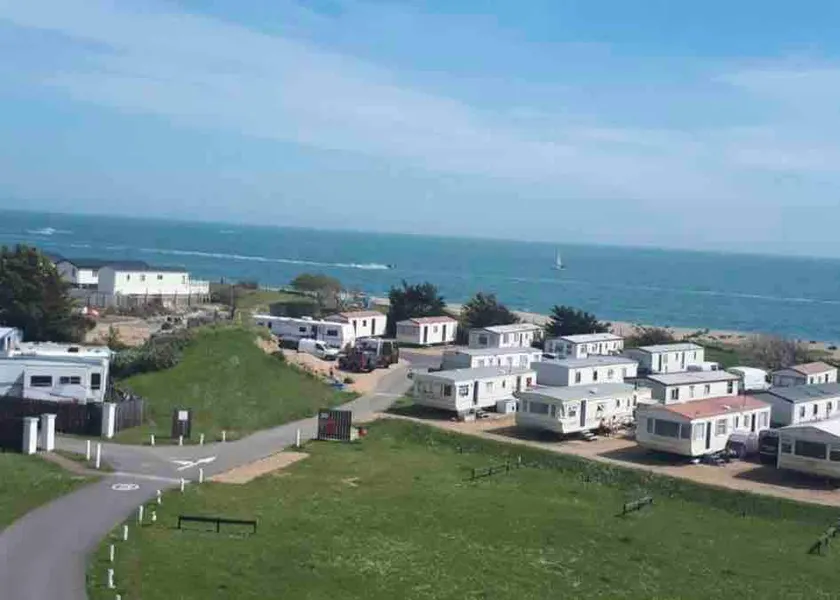 Coastal Walk Dog Friendly Beach 2BR Secure Parking - Image 1