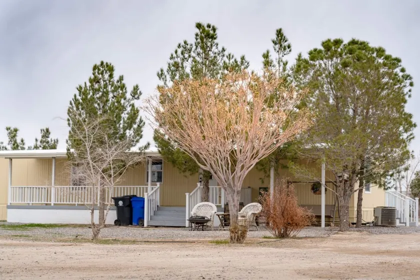 Sun Retreat- Affordable Stay Near Death Valley - Image 1