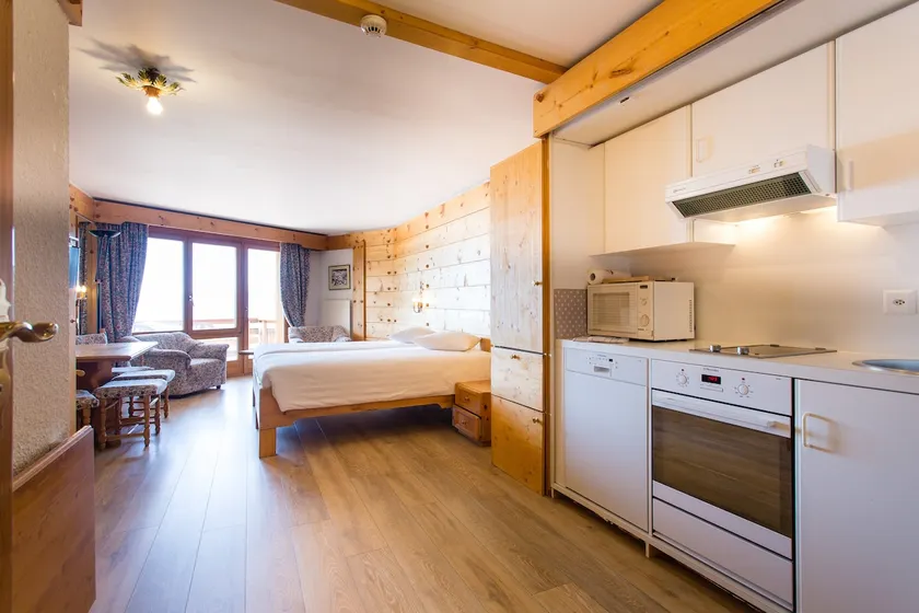 Suite in Hotel Bristol Villars (Renovated Oct 17) - Image 1