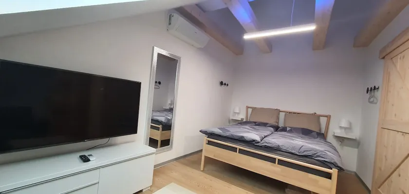 Apartment on the city walls - Image 1