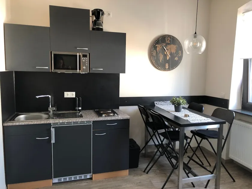 Tastefully furnished apartment - Image 1