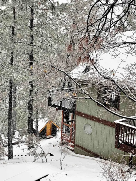 Upscale cabin, mini-split AC, spa, pool table - Image 1