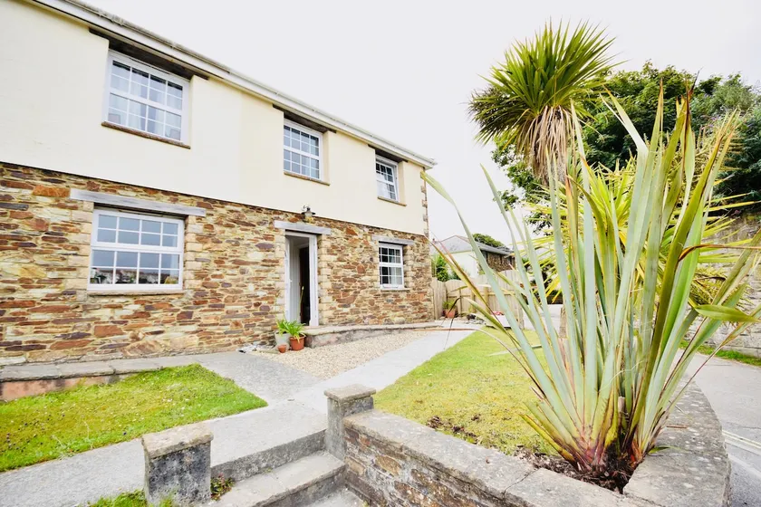The Beach House, 5 min flat walk to town/beach - Image 1