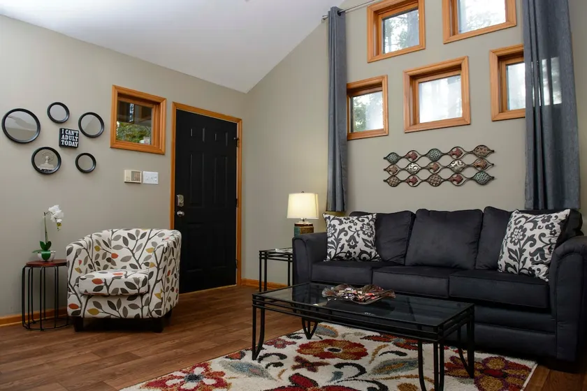 Carli's Unique Cozy Cottage No Cleaning Fee! - Image 1