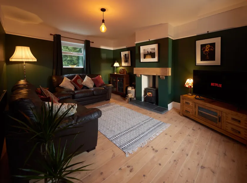 A quiet Edwardian house in the Cotswolds - Image 1