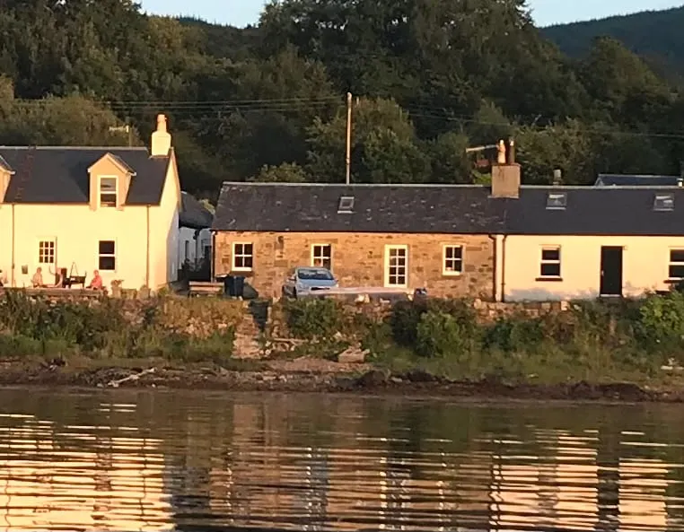 Stunning waterfront cottage on Loch Fyne - Image 1
