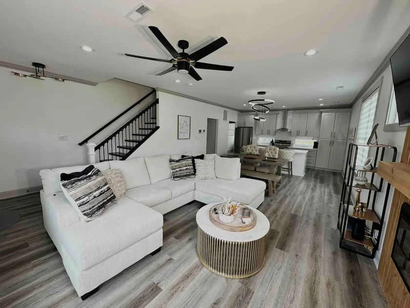 Brand new minimalist house - Image 1