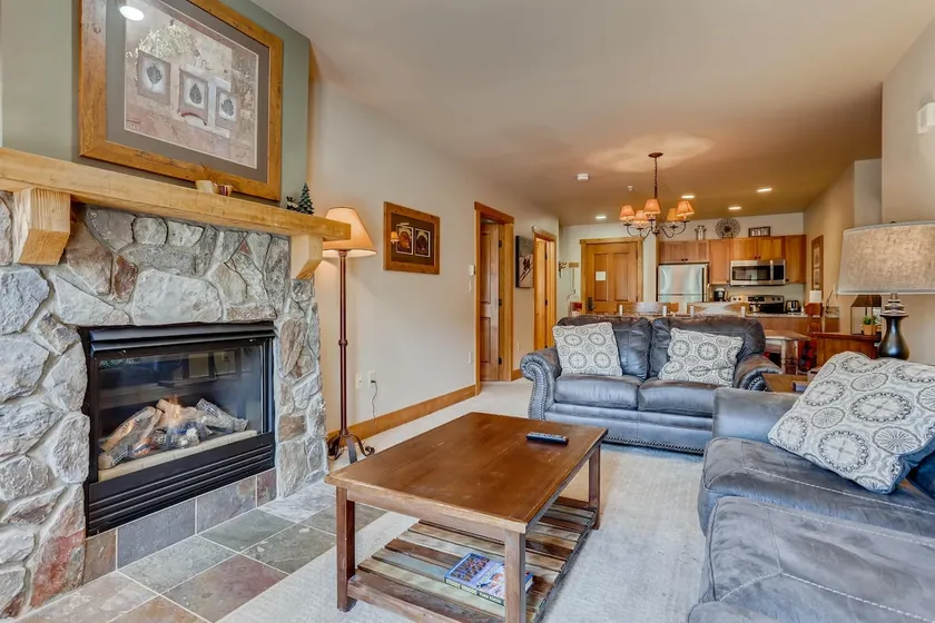 Premier Red Hawk Lodge 2 Br-Walk To Slopes-Kids Ski Free Condo - Image 1