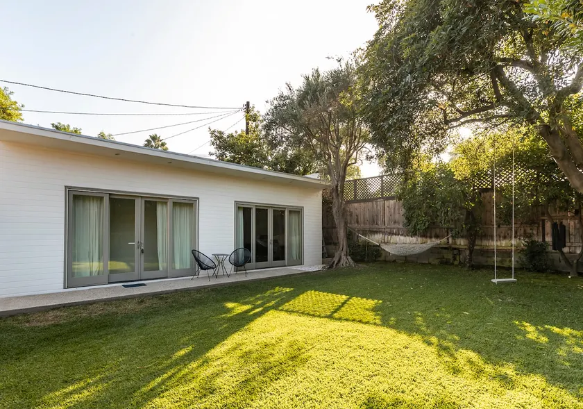Private 2BR Guest Suite/Artist Studio - Image 1