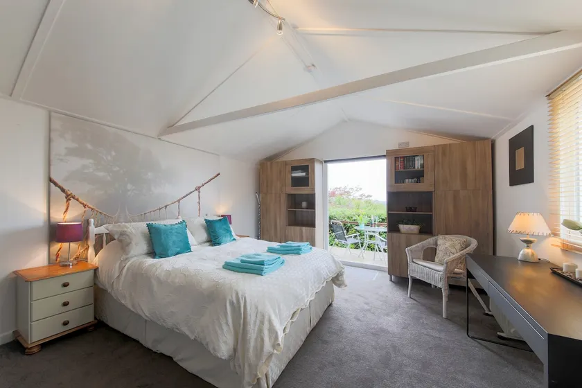 Cosy detached annex, lovely views, close to town - Image 1