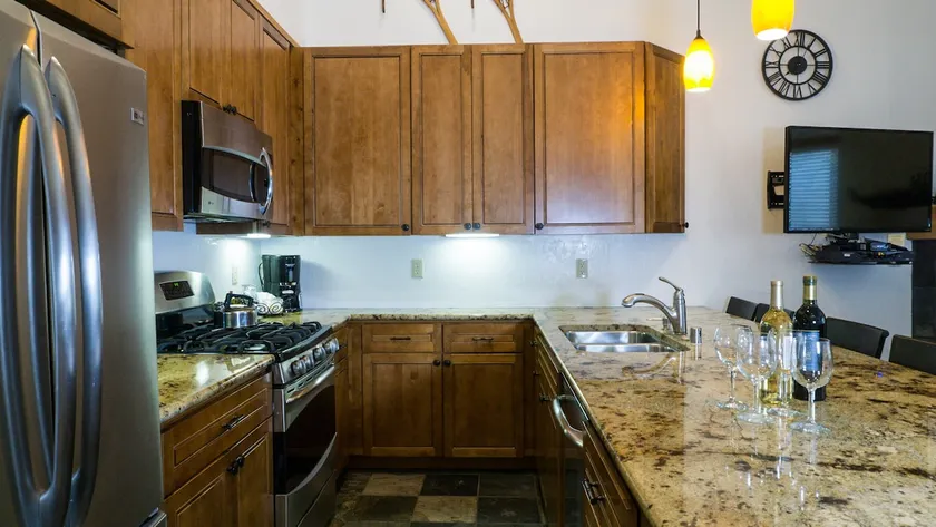2Br 2Ba- Overwhelming Charm, Overlooking the Village - Image 1