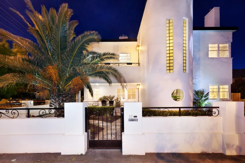 Art Deco elegance (apartment one - upstairs) - Image 1