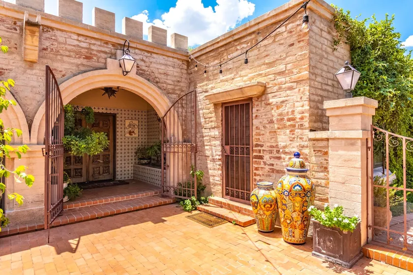 Catalina Foothills Azul Courtyard Guest Suite - Image 1
