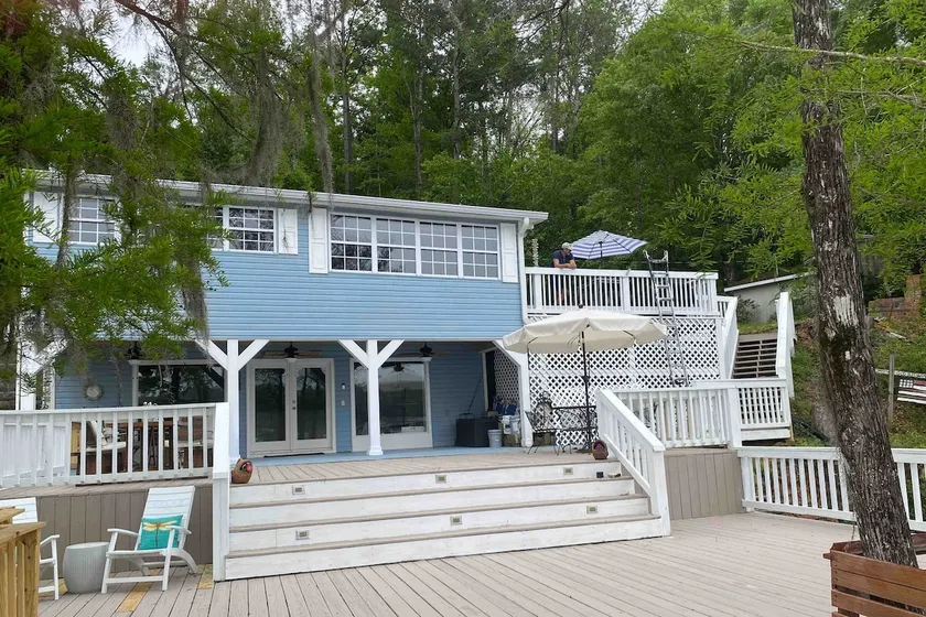 Gorgeous Gantt Lake House - King bed +Kayaks! - Image 1