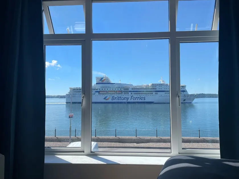 Harbour View Luxury 2bdrm Retreat in Heart of Cobh - Image 1