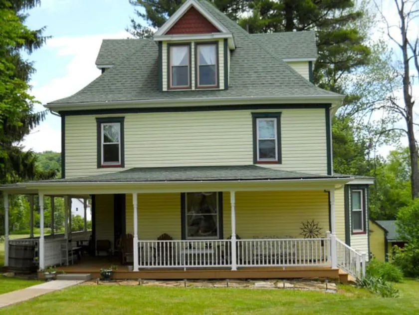 70 beautiful acres, with pool close to Ohiopyle! - Image 1