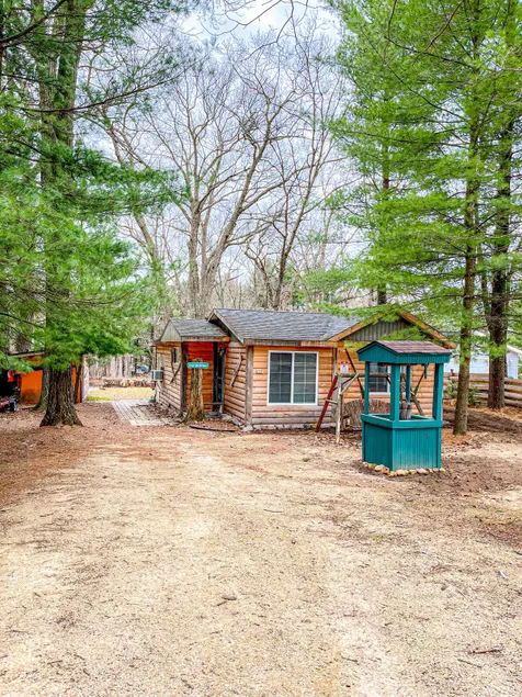 Goose Lake Getaway -Wis Dells/swim/Pontoon boat - Image 1