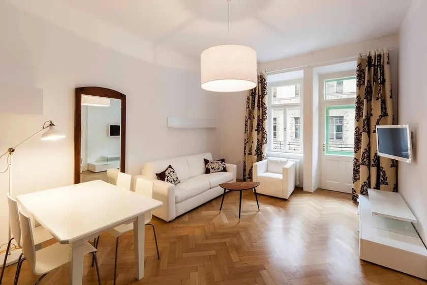 Laurenz Apartment Modern with balcony - Image 1