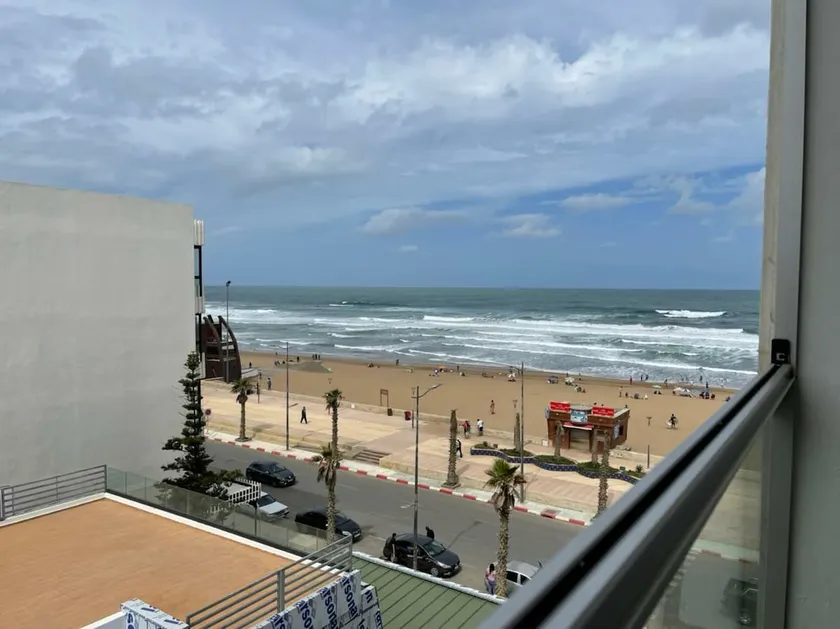 Beautiful apartment in front of the beach - Image 1