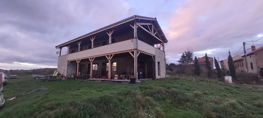 Large house in the countryside with very nice view - Image 1
