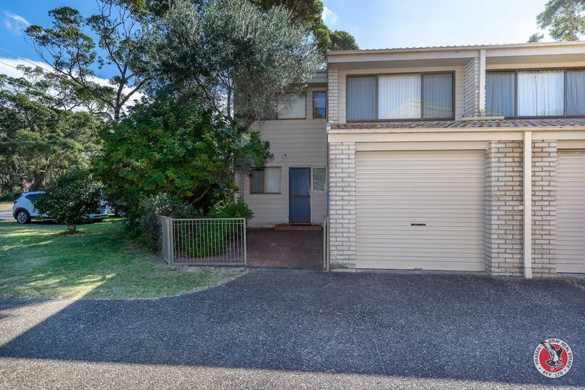 GREAT LOCATION A STONES THROW AWAY FROM THE BEACH - Image 1