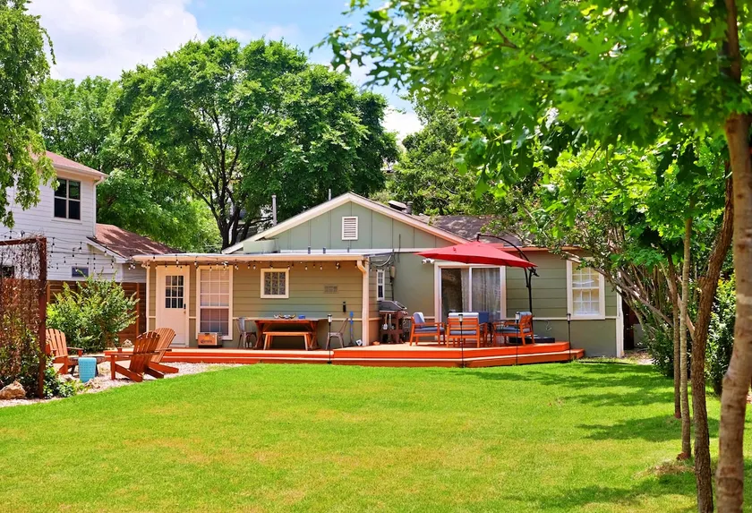 Multi-property bungalow, W/ cowboy pool/hot tub! - Image 1