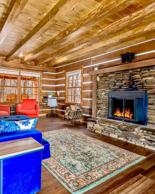 Log Cabin~ Hot Tub ~ Fireplace~ Pets Welcome- WIFI - Image 1