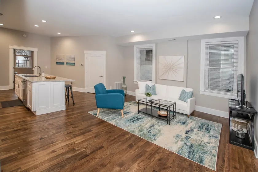 Gorgeous Condo Downtown, Gated Parking Included! - Image 1