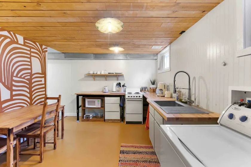 Cozy 1-Bedroom Audubon Hideaway with Sauna - Image 1