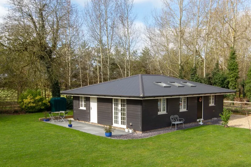 Breckland Cottage - Secluded Country Getaway - Image 1
