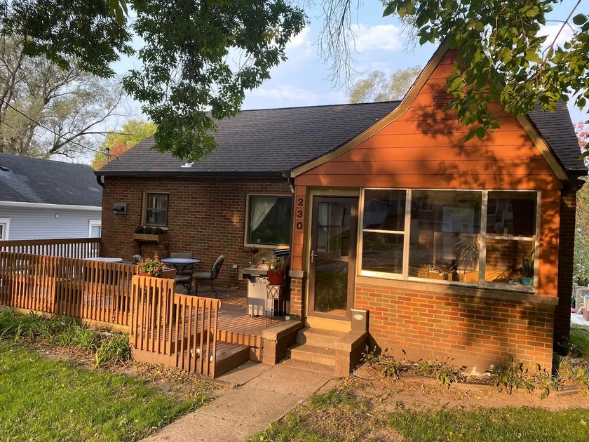 Charming Des Moines Home with a GREAT location! - Image 1