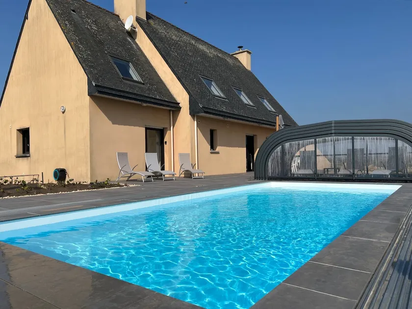 14-person villa with sea view and heated indoor pool. - Image 1