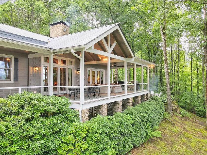 Panoramic Mtn Views, Fire Pit & Wine Cellar - Image 1