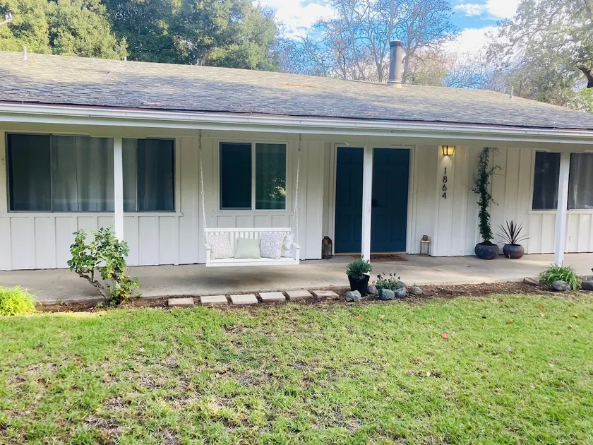Ranch Style Home in the Heart of Wine Country with E-bikes! - Image 1
