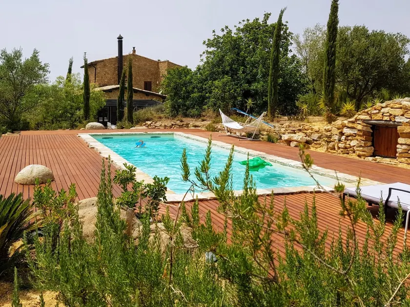250sqm w/Private Pool • FastWifi • 15min 2highway - Image 1