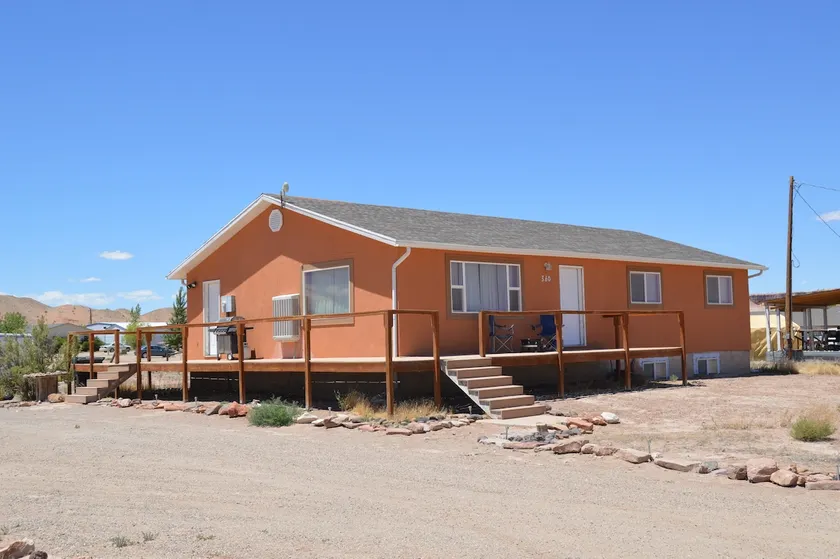Tumbleweed Manor (Large 5 bedroom house) - Image 1