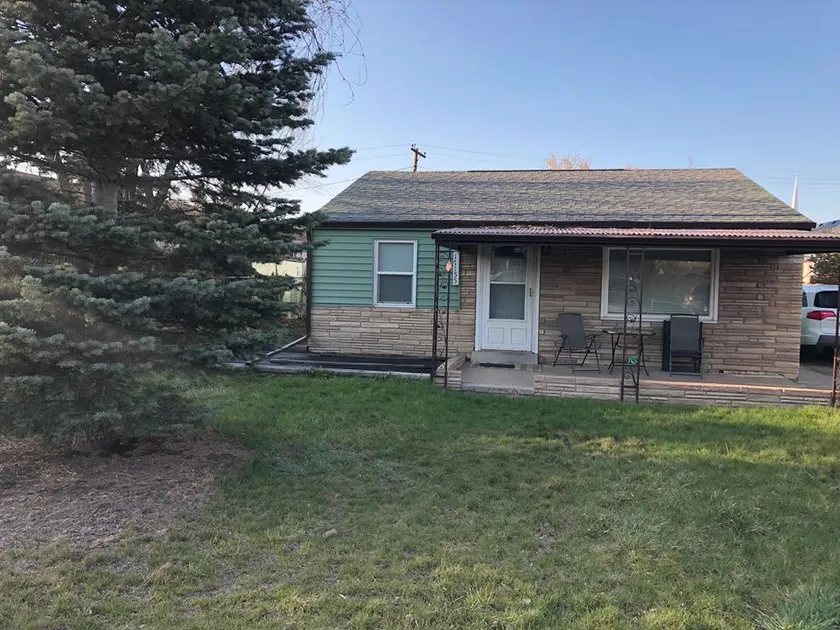 Country Green House - Image 1