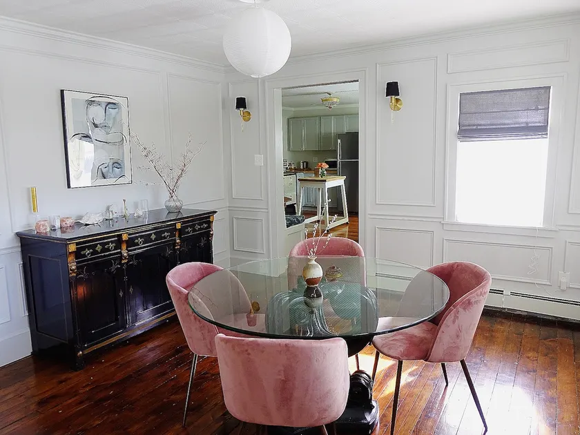 ☆ Hidden Gem ☆ Designer Bungalow with Free Parking - Image 1