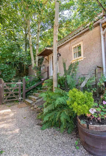 Romantic Cottage Near Exmoor - Image 1