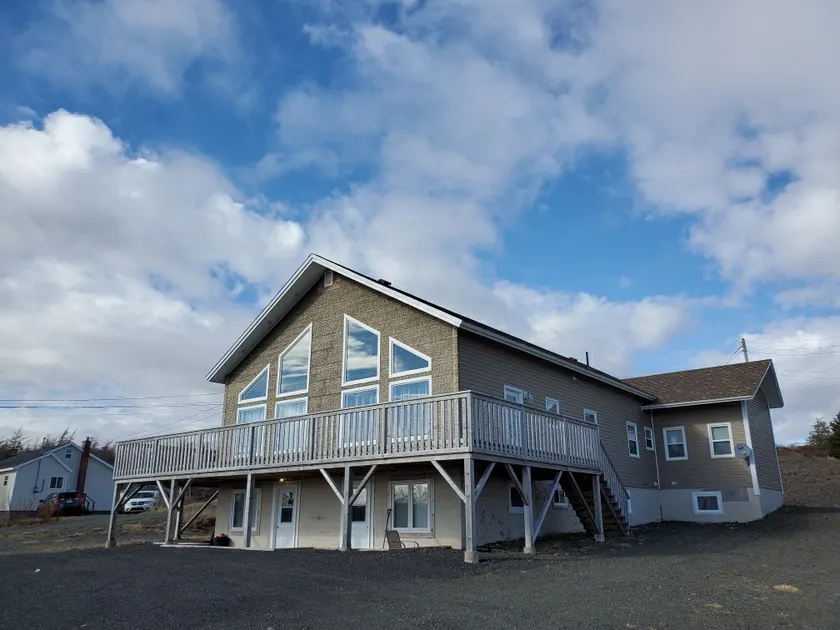 Large 3 Bedroom Getaway in Sunnyside - Image 1